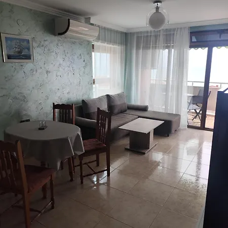 Lazur 5 Apartamento *